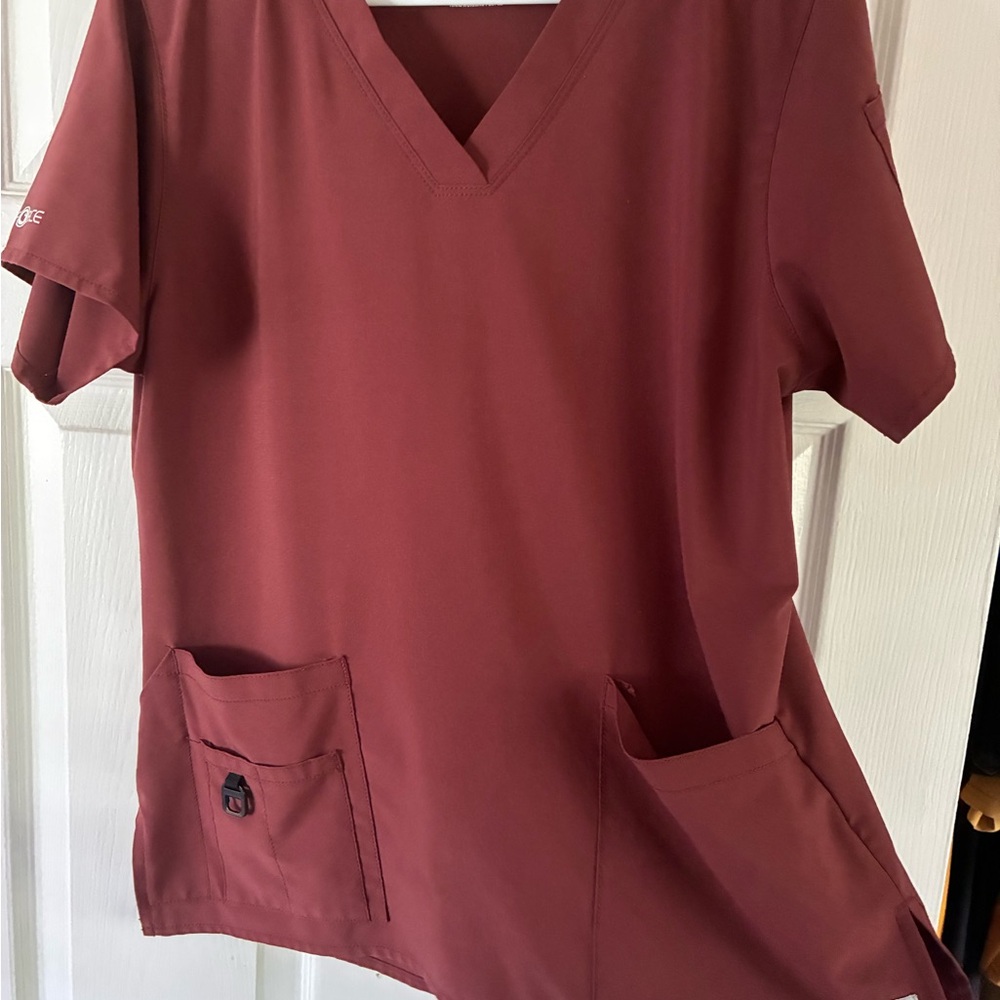 Cherokee Women's Short Sleeve V-Neck Top - Dark Red